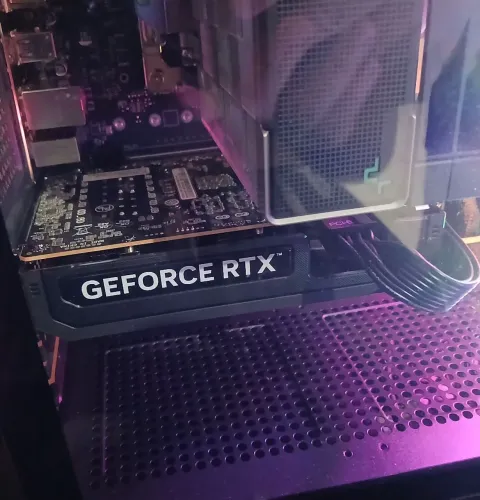 Placa De Vídeo Palit RTX 5050 StormX OC 8GB GDDR6