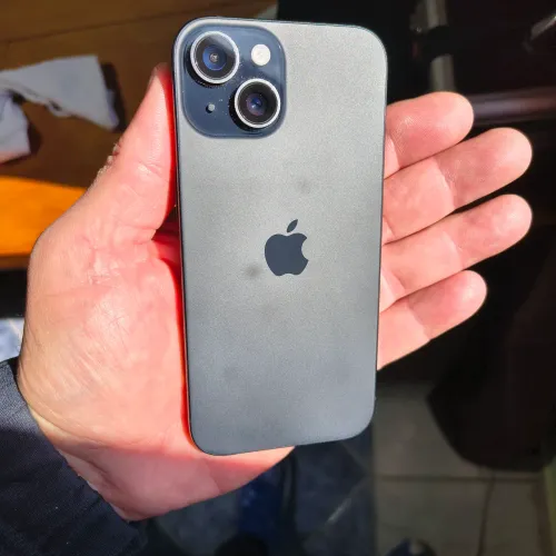 iPhone 15 excelente estado