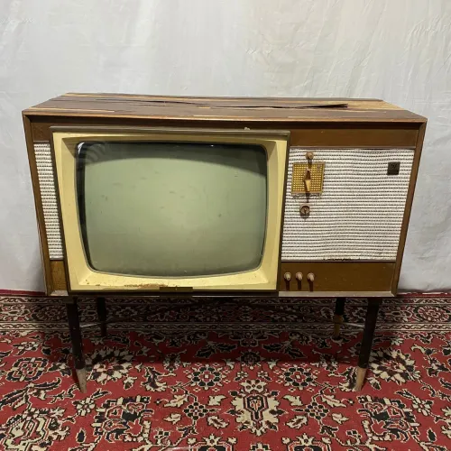 Antigo televisor para decoração ou restauro 