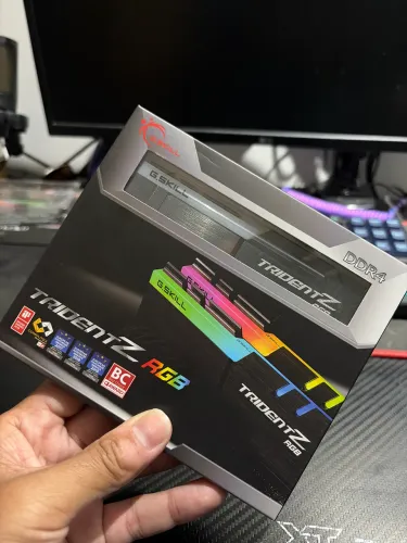 Memória DDR4 2x8gb (16GB) TrindentZ RGB G.Skill 4000mhz - Lacrada