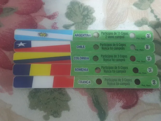 COLEÇÃO COPA DO MUNDO PALITO STICKIBON VARIAS SELEÇÕES COLECIONE