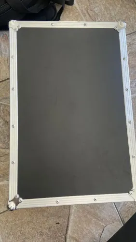 FlightCase hands custom 50×30