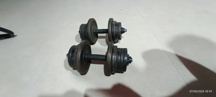 Halteres, Barra e Pesos + Acessórios de treino