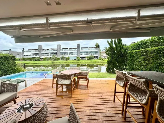 Apartamento à venda, 3 quartos, 1 suíte, 2 vagas, Condomínio Rossi Atlantida - Xangri-Lá/R