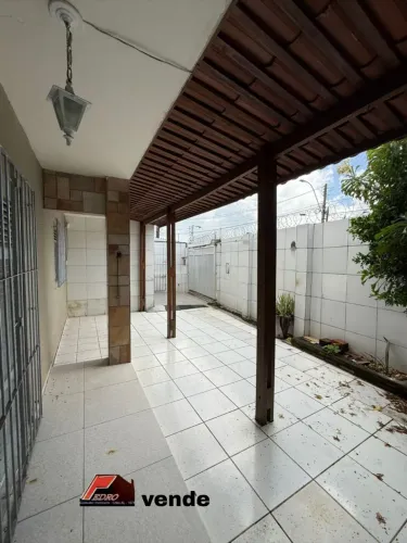 Oport. Casa na Pitanguinha, (farol), próx. Da F. Lima.