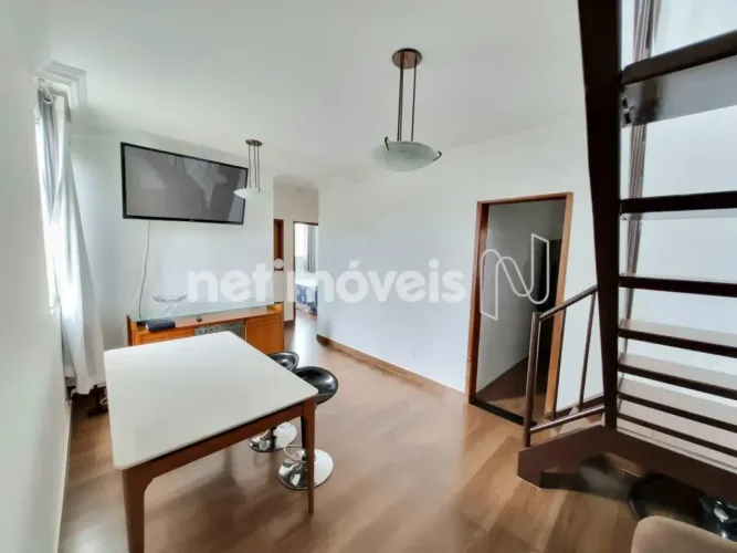Cobertura duplex 166m²;, 2 pavimentos, 1 vaga, ampla e iluminada no Fernão Dias BH