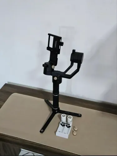 Estabilizador Zhiyun Crane Plus Gimbal Até 2,5kg