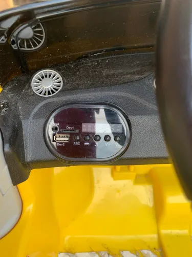 VENDE-SE CARRINHO ELÉTRICO COM CONTROLE REMOTO