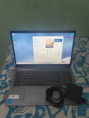 Notebook Lenovo IdeaPad 3i i3 11ª Geração - SSD - Bateria 93%