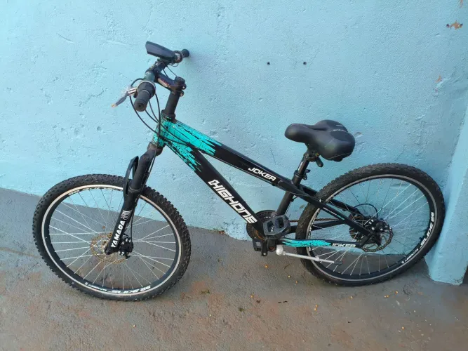 Bicicleta com quadro de alumínio aro 26