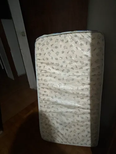 Vendo colchão de berço impermeável