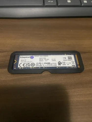 SSD 1TB Kingston NV2 NVMe M.2 PCIe 4.0 - Usado em Excelente Estado (SNV2S/1000G)