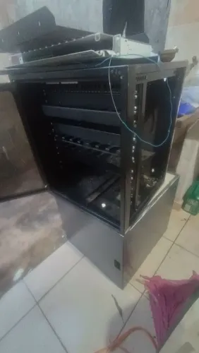 [Desapego] 2 racks metálicos 8u telecomunicações/internet 
