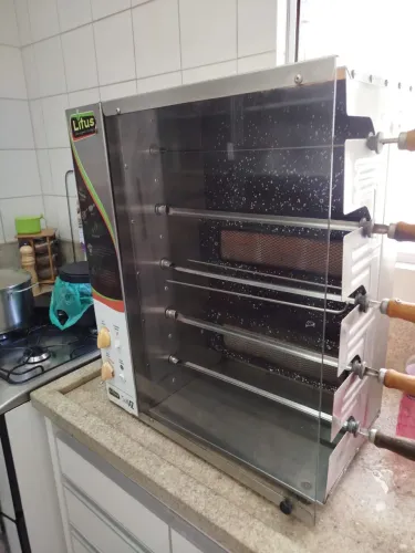Churrasqueira elétrica para área interna semi nova