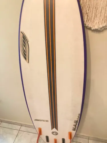 Prancha de surf semi Nova 