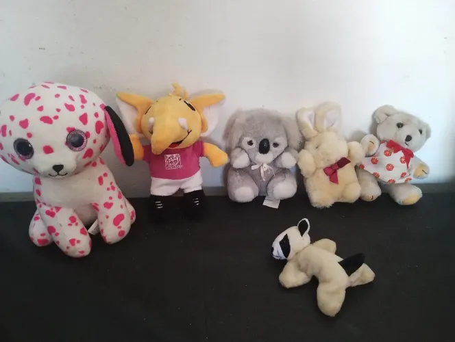 Mascote pelúcia fifa futsal+5 pelúcias