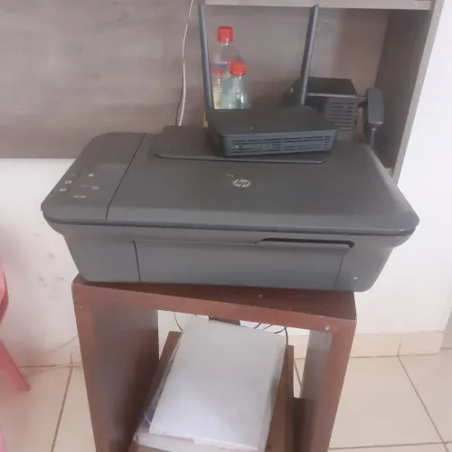 Vendo essa copiadora  hp só falta limpeza