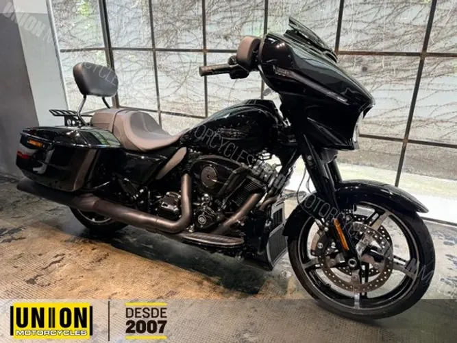 HARLEY-DAVIDSON STREET GLIDE