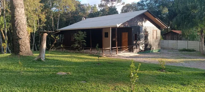 Vendo encantadora chácara.