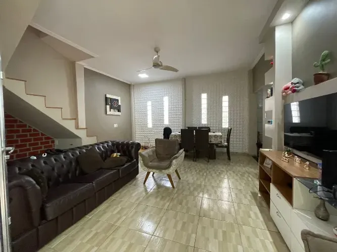 Casa venda em Juiz de Fora bairro Jardim Glória.
