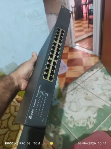 O Switch Gigabit de 24 portas TL-SG1024D