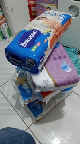 Vendo pacote 6 pacotes de fraldas 