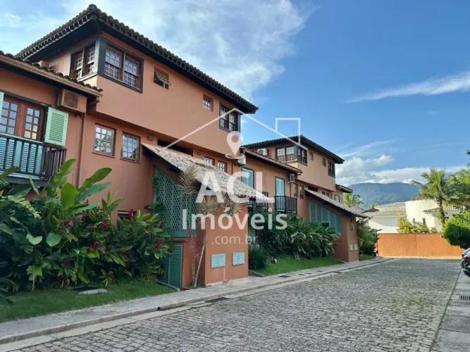 CASA A VENDA NO CONDOMINIO PUNTA BALLENA