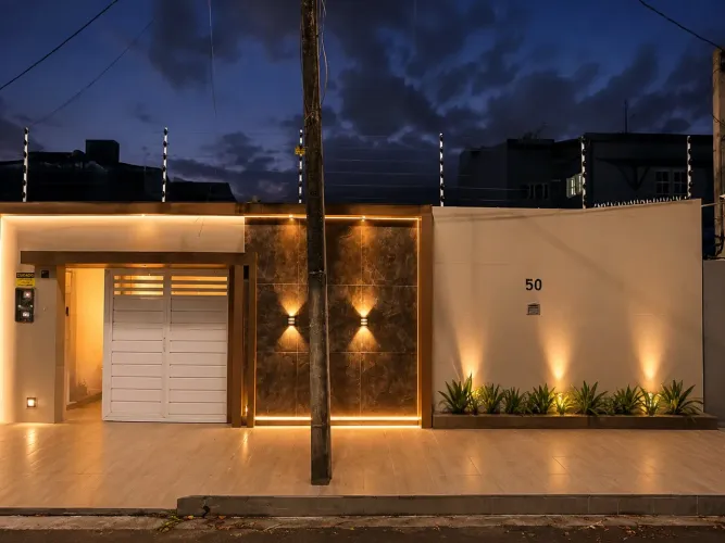 Casa à venda com 4 quartos, 2 suítes, piscina e energia solar