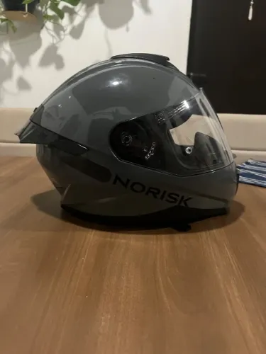 Capacete Norisk Razor tamanho 58