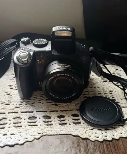 Canon PowerShot S5 IS 8MP + Zoom 12x