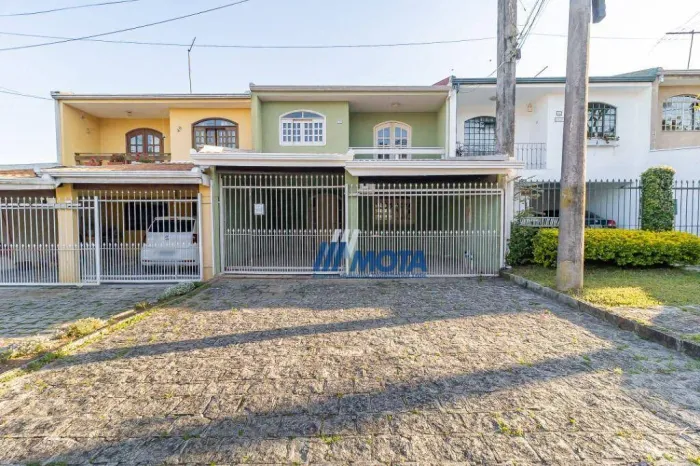 Sobrado com 4 dormitórios para alugar, 155 m² por R$ 4.185,73/mês - Tarumã - Curitiba/PR