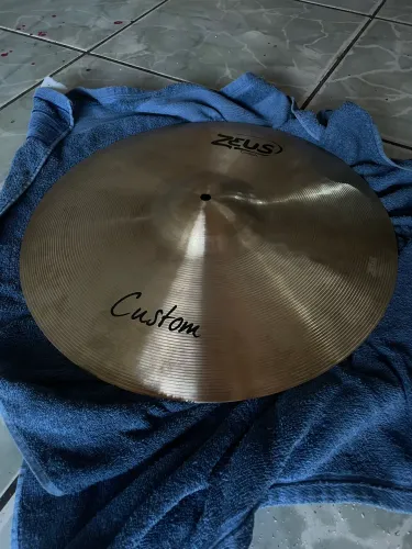 Crash Zeus Custom 18 - Leia a Descrição