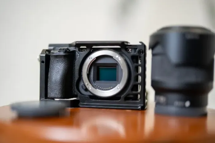 SONY A6500 + LENTE FE 28-70mm OSS + KIT COMPLETO