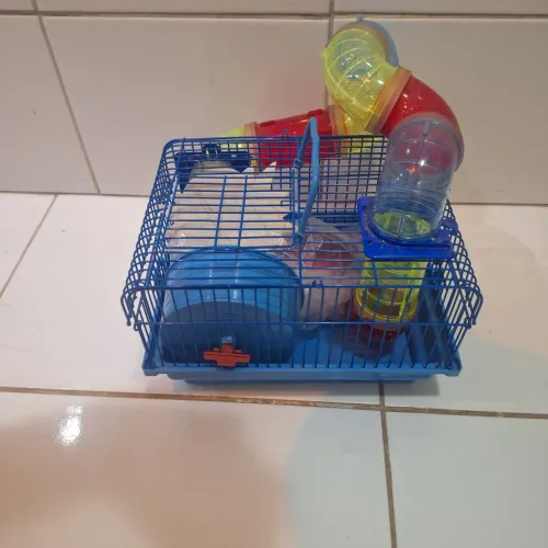 Gaiola para hamster. 