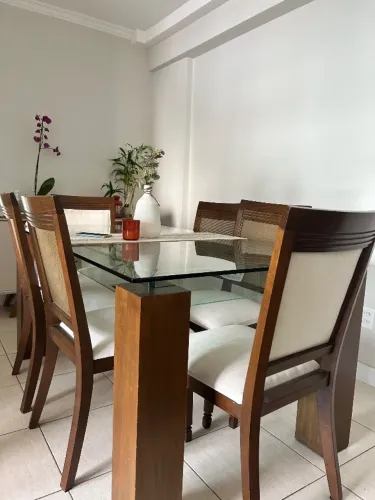 Mesa de jantar vidro com madeira 6 lugares