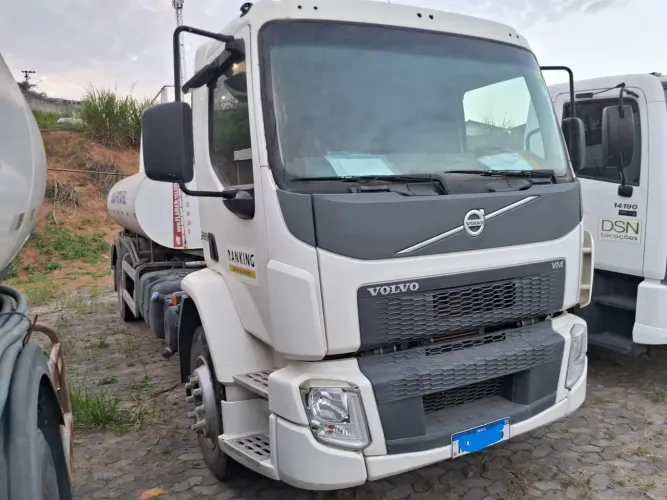 VOLVO VM 220 4x2 2p (diesel) (E5)
