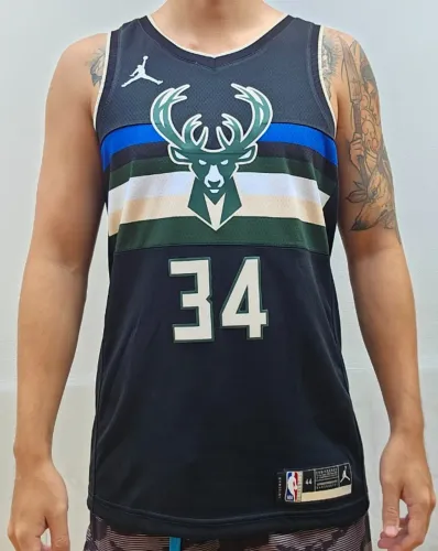 Camisa Nike Milwaukee Bucks tam.M #34 Giannis 100% original