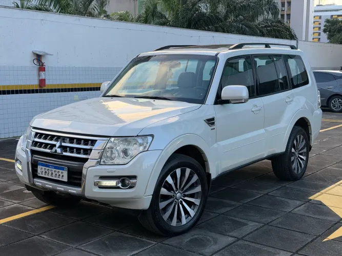 Mitsubishi Pajero HPE Full 3.2 4X4 T.i.dies. 5P AUT 2019