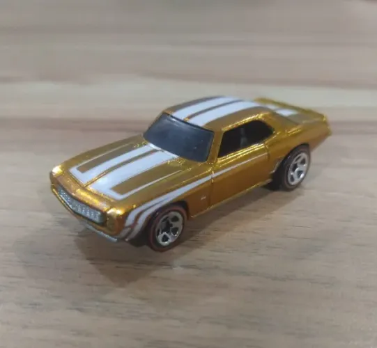 Hot Wheels 69 Camaro - Classics Series 4 (Loose)