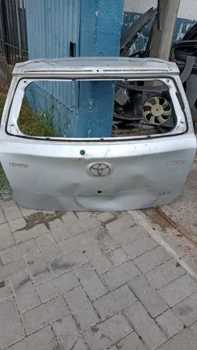 Tampa traseira etios