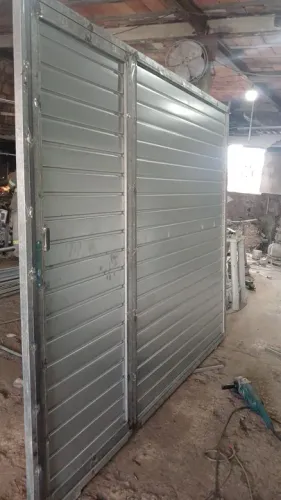 Portão galvanizado 2.10x2.40 completo.
