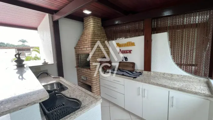 CASA EM CONDOMÍNIO À VENDA NA PRAIA DA ENSEADA - CA01709