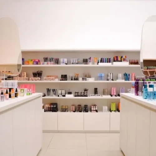 Móveis sob medida pra loja de cosméticos - Em até 12x!