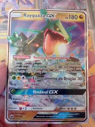 Carta de Pokémon Rayquaza GX.