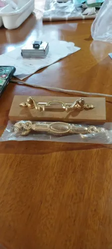 Puxadores de porta vintage em bronze