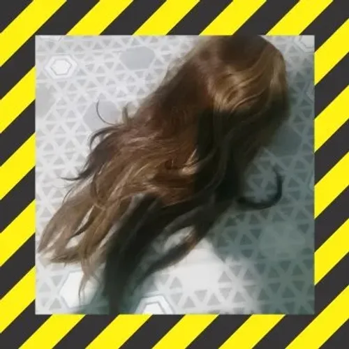 Aplique de cabelo castanho