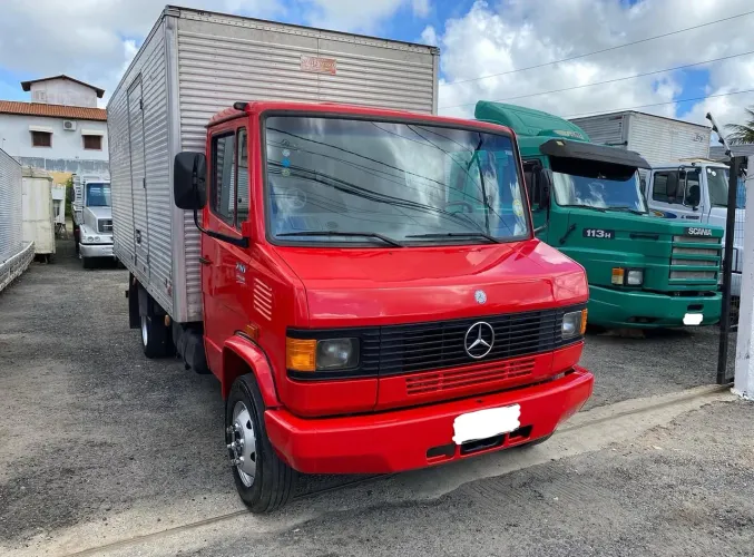 MERCEDINHA 710 ANO 2009