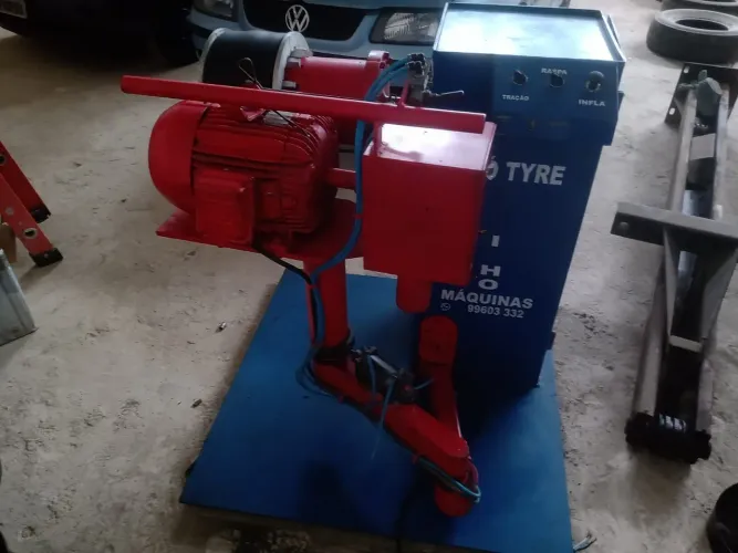 Torno raspa para reformadora de pneus. Máquina para fabricar pneu remold