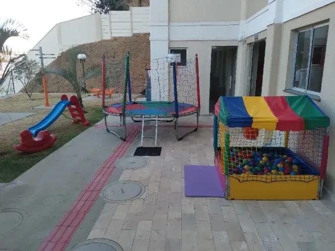 Locação de brinquedos - cama elástica e KIT de brinquedos