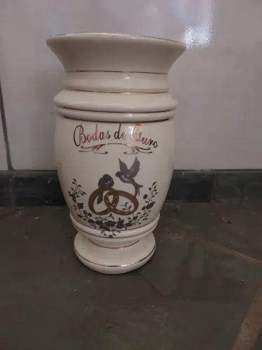 Vaso Decorativo Bodas de Ouro porcelana